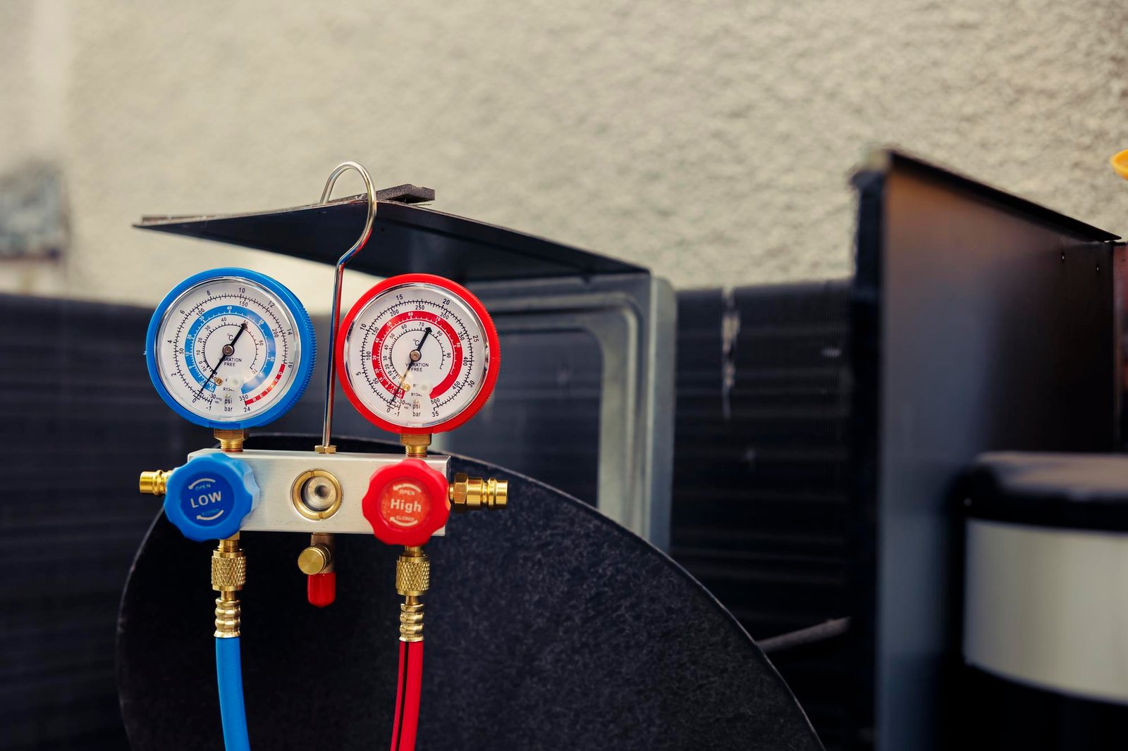 AC Gas Refilling